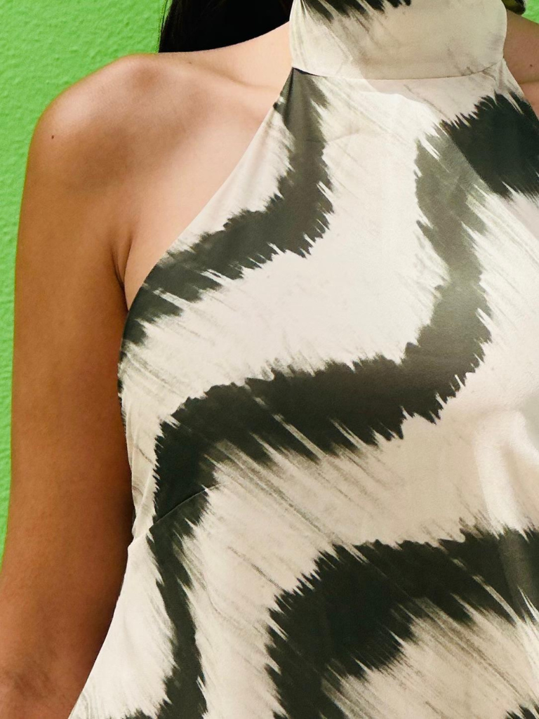 Close-up of halter neckline and fabric detail on San Juan Maxi Dress – lightweight resort wear by Parce Miami